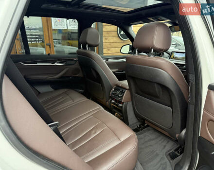 Білий БМВ Х5, об'ємом двигуна 2.99 л та пробігом 213 тис. км за 28800 $, фото 11 на Automoto.ua