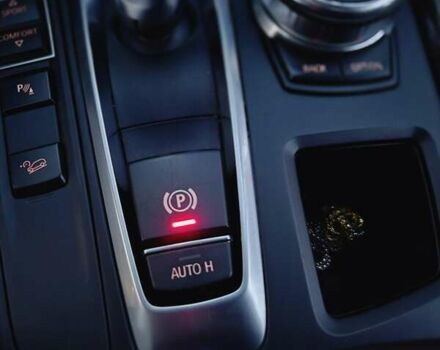 Белый БМВ Х5, объемом двигателя 3 л и пробегом 205 тыс. км за 25000 $, фото 36 на Automoto.ua