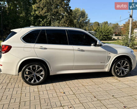 Белый БМВ Х5, объемом двигателя 3 л и пробегом 140 тыс. км за 30000 $, фото 9 на Automoto.ua