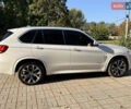Белый БМВ Х5, объемом двигателя 3 л и пробегом 140 тыс. км за 30000 $, фото 9 на Automoto.ua