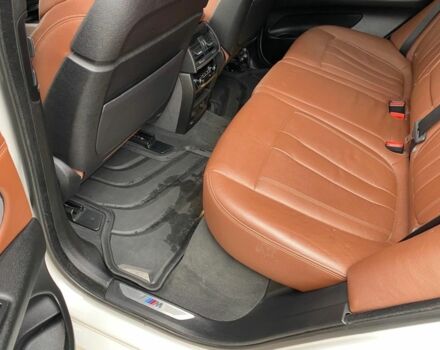 Белый БМВ Х5, объемом двигателя 3 л и пробегом 249 тыс. км за 35000 $, фото 7 на Automoto.ua