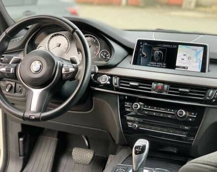 Белый БМВ Х5, объемом двигателя 3 л и пробегом 78 тыс. км за 23000 $, фото 11 на Automoto.ua