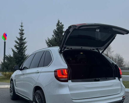 Білий БМВ Х5, об'ємом двигуна 2.99 л та пробігом 218 тис. км за 32900 $, фото 7 на Automoto.ua