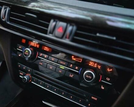 Белый БМВ Х5, объемом двигателя 3 л и пробегом 205 тыс. км за 25000 $, фото 25 на Automoto.ua