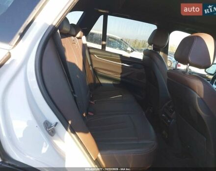 Белый БМВ Х5, объемом двигателя 2 л и пробегом 219 тыс. км за 21500 $, фото 11 на Automoto.ua