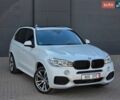 Белый БМВ Х5, объемом двигателя 3 л и пробегом 176 тыс. км за 34990 $, фото 1 на Automoto.ua