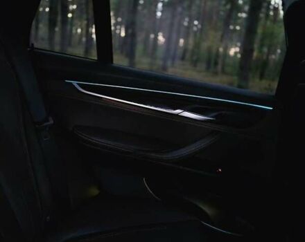 Белый БМВ Х5, объемом двигателя 3 л и пробегом 205 тыс. км за 25000 $, фото 42 на Automoto.ua