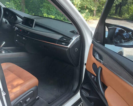 Белый БМВ Х5, объемом двигателя 2 л и пробегом 125 тыс. км за 30000 $, фото 2 на Automoto.ua