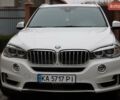 Белый БМВ Х5, объемом двигателя 2 л и пробегом 217 тыс. км за 27500 $, фото 1 на Automoto.ua