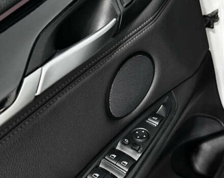 Белый БМВ Х5, объемом двигателя 2.98 л и пробегом 142 тыс. км за 25000 $, фото 7 на Automoto.ua