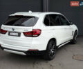 Белый БМВ Х5, объемом двигателя 2 л и пробегом 177 тыс. км за 26000 $, фото 5 на Automoto.ua