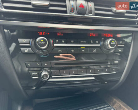 Белый БМВ Х5, объемом двигателя 2.98 л и пробегом 84 тыс. км за 31000 $, фото 18 на Automoto.ua