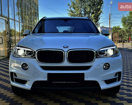 Белый БМВ Х5, объемом двигателя 2 л и пробегом 120 тыс. км за 24999 $, фото 3 на Automoto.ua