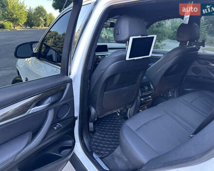 Белый БМВ Х5, объемом двигателя 2 л и пробегом 100 тыс. км за 32000 $, фото 17 на Automoto.ua