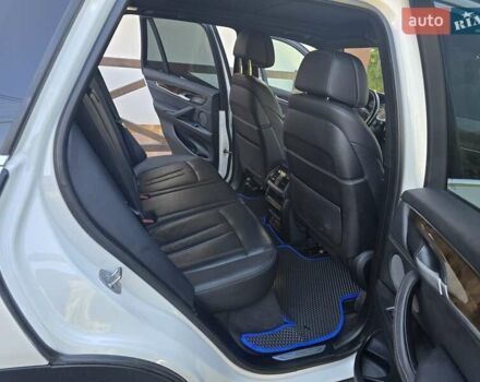 Белый БМВ Х5, объемом двигателя 2.99 л и пробегом 278 тыс. км за 27867 $, фото 10 на Automoto.ua