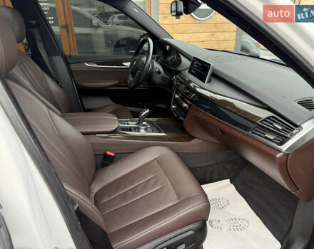 Білий БМВ Х5, об'ємом двигуна 2.99 л та пробігом 213 тис. км за 28800 $, фото 9 на Automoto.ua