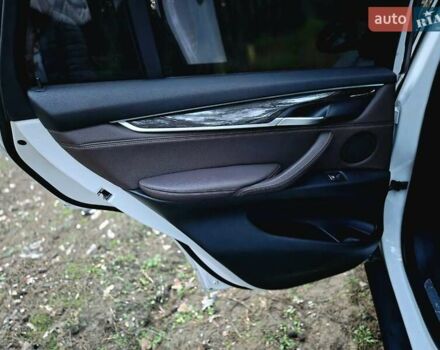 Белый БМВ Х5, объемом двигателя 3 л и пробегом 205 тыс. км за 25000 $, фото 50 на Automoto.ua