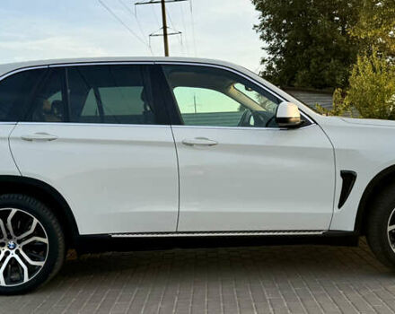 Белый БМВ Х5, объемом двигателя 2 л и пробегом 211 тыс. км за 24990 $, фото 1 на Automoto.ua