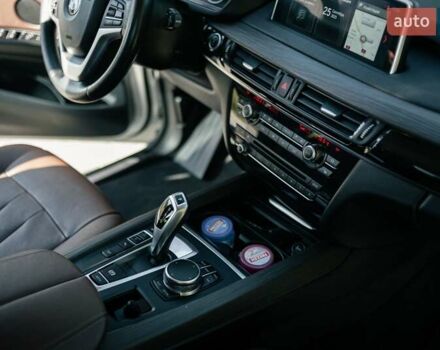 Білий БМВ Х5, об'ємом двигуна 2 л та пробігом 153 тис. км за 32800 $, фото 16 на Automoto.ua