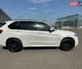 Белый БМВ Х5, объемом двигателя 3 л и пробегом 210 тыс. км за 39800 $, фото 2 на Automoto.ua