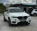 Белый БМВ Х5, объемом двигателя 2 л и пробегом 285 тыс. км за 26056 $, фото 1 на Automoto.ua