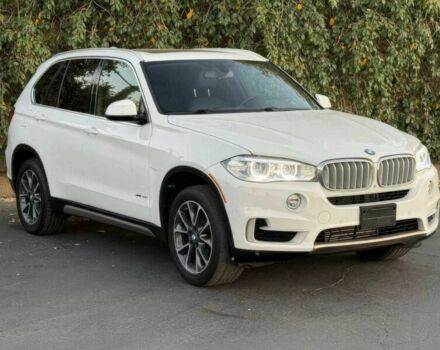 Белый БМВ Х5, объемом двигателя 3 л и пробегом 70 тыс. км за 15200 $, фото 2 на Automoto.ua