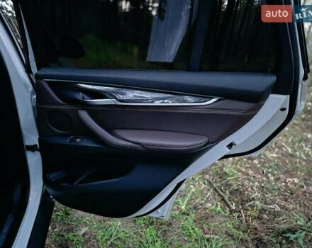 Белый БМВ Х5, объемом двигателя 3 л и пробегом 205 тыс. км за 25000 $, фото 40 на Automoto.ua