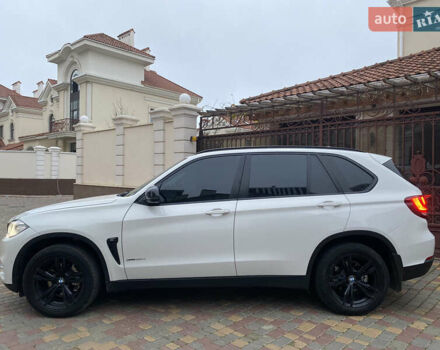 Белый БМВ Х5, объемом двигателя 2 л и пробегом 130 тыс. км за 24800 $, фото 4 на Automoto.ua