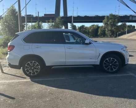 Белый БМВ Х5, объемом двигателя 3 л и пробегом 150 тыс. км за 39999 $, фото 3 на Automoto.ua