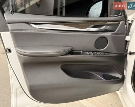 Белый БМВ Х5, объемом двигателя 2.98 л и пробегом 154 тыс. км за 34500 $, фото 25 на Automoto.ua