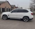 Белый БМВ Х5, объемом двигателя 3 л и пробегом 137 тыс. км за 30000 $, фото 2 на Automoto.ua