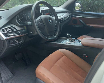 Белый БМВ Х5, объемом двигателя 2 л и пробегом 125 тыс. км за 30000 $, фото 4 на Automoto.ua