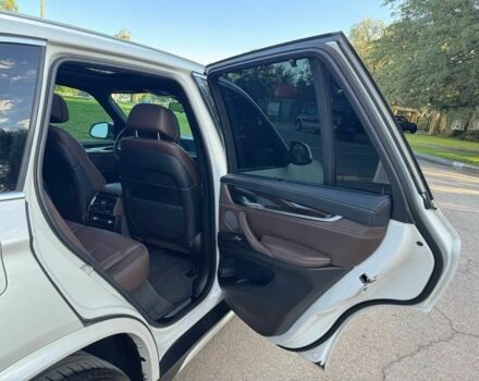 Белый БМВ Х5, объемом двигателя 3 л и пробегом 73 тыс. км за 19000 $, фото 13 на Automoto.ua