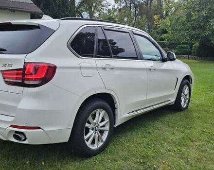 Белый БМВ Х5, объемом двигателя 2 л и пробегом 265 тыс. км за 25000 $, фото 9 на Automoto.ua