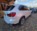 Белый БМВ Х5, объемом двигателя 3 л и пробегом 108 тыс. км за 32000 $, фото 6 на Automoto.ua