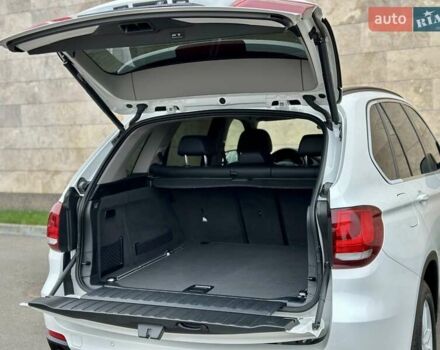 Белый БМВ Х5, объемом двигателя 2 л и пробегом 132 тыс. км за 31800 $, фото 84 на Automoto.ua