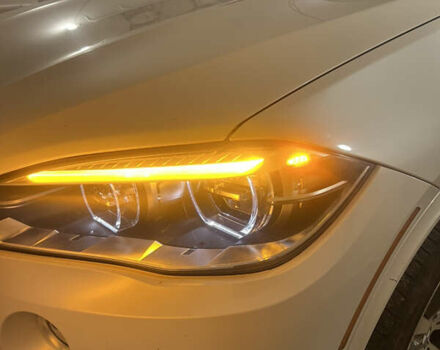 Белый БМВ Х5, объемом двигателя 3 л и пробегом 130 тыс. км за 40000 $, фото 10 на Automoto.ua