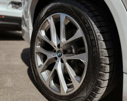 Белый БМВ Х5, объемом двигателя 3 л и пробегом 80 тыс. км за 45900 $, фото 5 на Automoto.ua