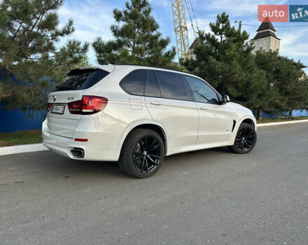 Білий БМВ Х5, об'ємом двигуна 2.99 л та пробігом 84 тис. км за 44900 $, фото 2 на Automoto.ua
