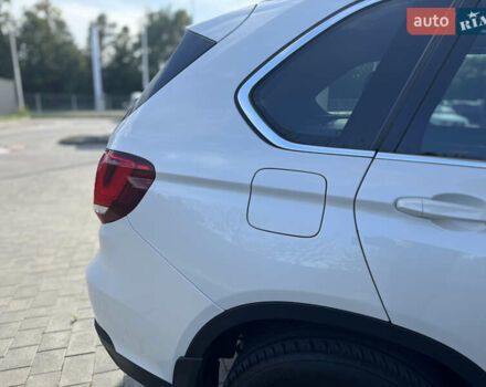 Білий БМВ Х5, об'ємом двигуна 2 л та пробігом 98 тис. км за 31990 $, фото 19 на Automoto.ua