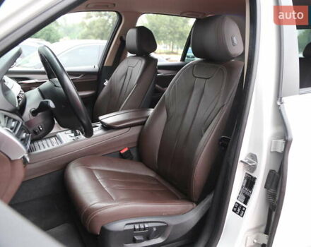 Белый БМВ Х5, объемом двигателя 2 л и пробегом 180 тыс. км за 31500 $, фото 9 на Automoto.ua