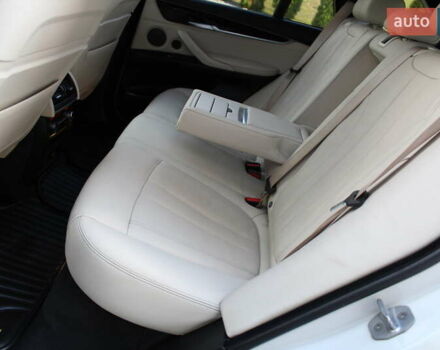 Белый БМВ Х5, объемом двигателя 3 л и пробегом 200 тыс. км за 36900 $, фото 26 на Automoto.ua
