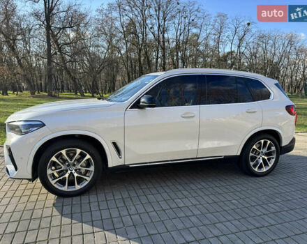 Белый БМВ Х5, объемом двигателя 3 л и пробегом 104 тыс. км за 47500 $, фото 6 на Automoto.ua