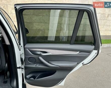 Белый БМВ Х5, объемом двигателя 2 л и пробегом 132 тыс. км за 31800 $, фото 89 на Automoto.ua