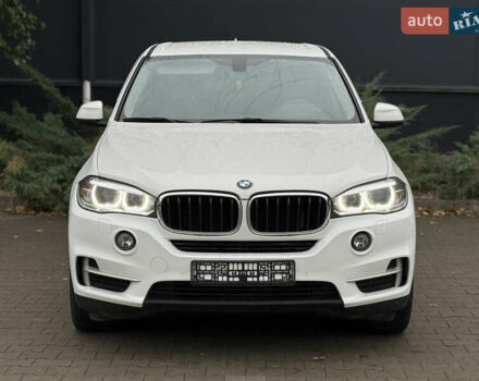 Белый БМВ Х5, объемом двигателя 2 л и пробегом 152 тыс. км за 29900 $, фото 1 на Automoto.ua