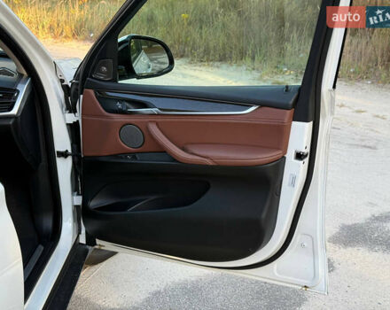 Белый БМВ Х5, объемом двигателя 3 л и пробегом 96 тыс. км за 41888 $, фото 27 на Automoto.ua