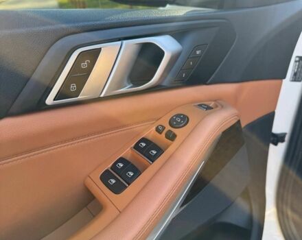 Белый БМВ Х5, объемом двигателя 3 л и пробегом 104 тыс. км за 47000 $, фото 13 на Automoto.ua