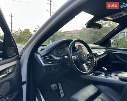 Білий БМВ Х5, об'ємом двигуна 2.99 л та пробігом 84 тис. км за 44900 $, фото 8 на Automoto.ua
