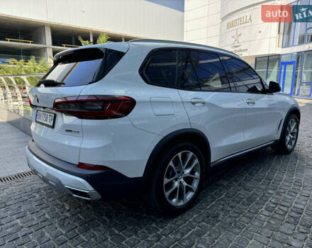 Белый БМВ Х5, объемом двигателя 3 л и пробегом 75 тыс. км за 57000 $, фото 7 на Automoto.ua