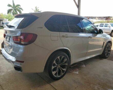 Белый БМВ Х5, объемом двигателя 2 л и пробегом 60 тыс. км за 10000 $, фото 2 на Automoto.ua